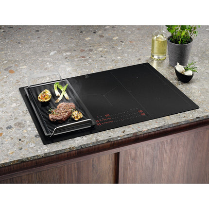 Plaque induction ELECTROLUX EIS87553IZ SaphirMatt 80cm Anti-rayures et Zone Flex