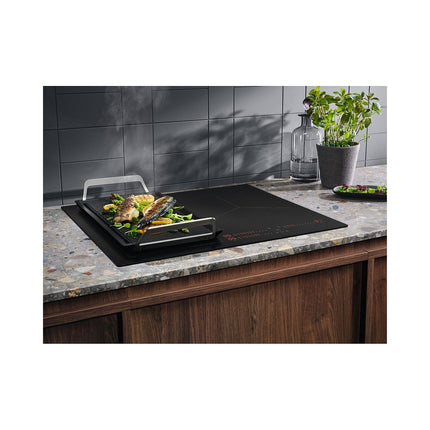 Plaque induction ELECTROLUX EIS62356IZ SaphirMatt SenseBoil Verre Anti-rayures 3 foyers