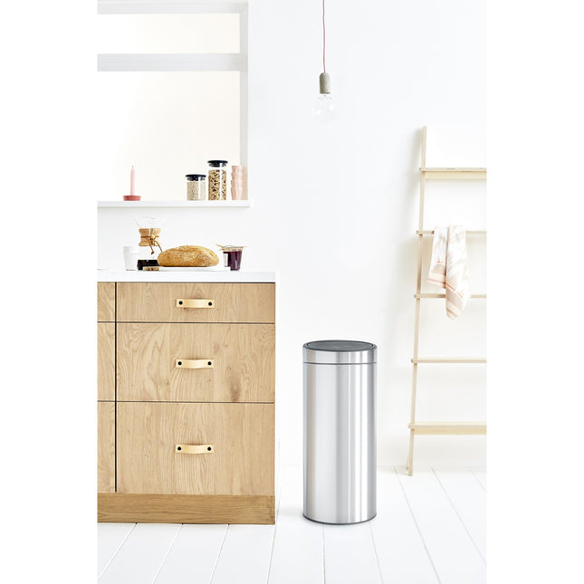Poubelle de cuisine manuelle BRABANTIA Touch Bin new 30L matt steel