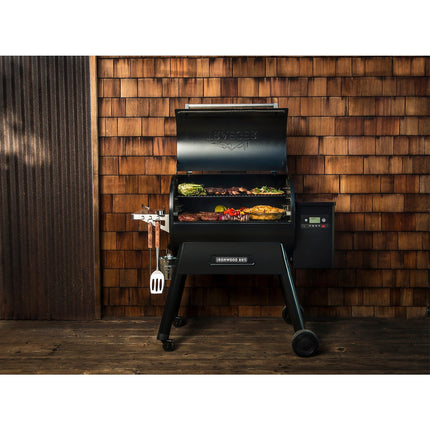 Barbecue pellet TRAEGER IRONWOOD 885 noir sur chariot, grille haute 76x26.5 cm, grille basse 76x48 cm