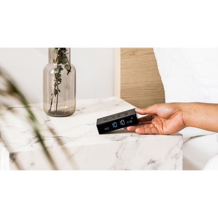 Réveil LEXON Flip Premium Rechargeable Aluminium