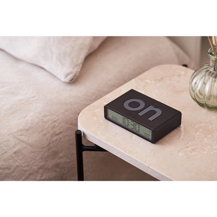 Réveil LEXON Flip Classic Rechargeable en USB-C