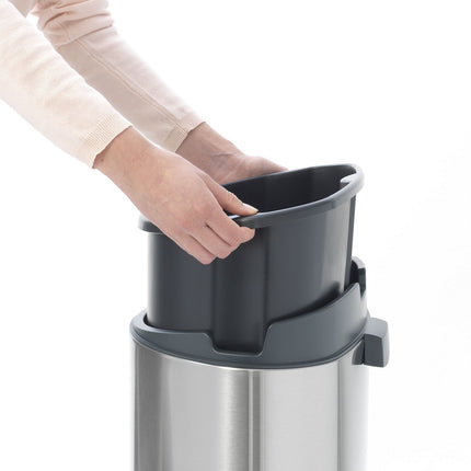 Poubelle de cuisine manuelle BRABANTIA Touch bin 40L Matt Steel