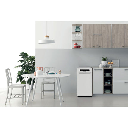 Lave vaisselle 45 cm INDESIT IN2FD10CS70W