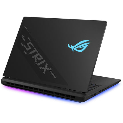PC Gamer ASUS ROG SCAR18-G835LW-DRSA137W