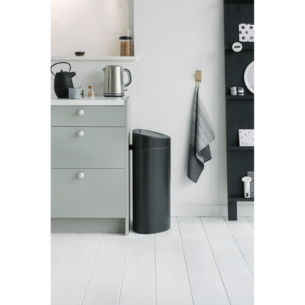 Poubelle de cuisine manuelle BRABANTIA Touch bin 40L Matt Steel