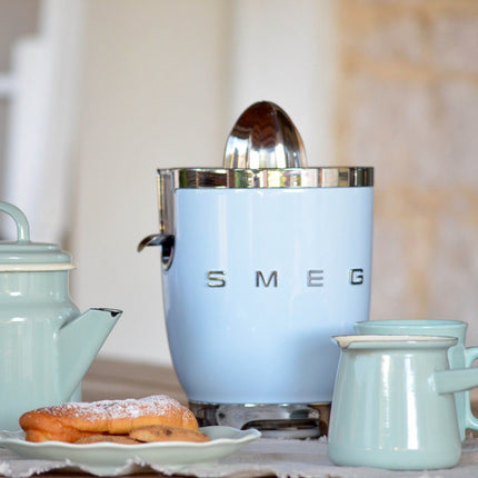 Presse-agrumes SMEG CJF11PBEU Bleu