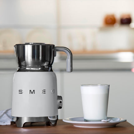 Chocolatière SMEG MFF11