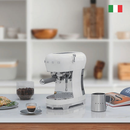 Machine à expresso SMEG ECF02