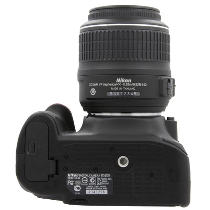 Appareil photo Reflex NIKON D5200 + AFS DX VR 18-55mm
