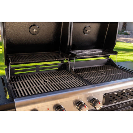 Barbecue gaz PITBOSS MEMPHIS 2.0, sur chariot , une zone de cuisson gaz, une charbon et un fumoir électrique 3 étages.