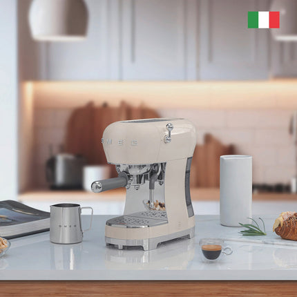 Machine à expresso SMEG ECF02
