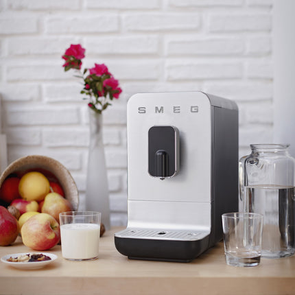 Expresso Broyeur SMEG BCC11BLMEU Collezione