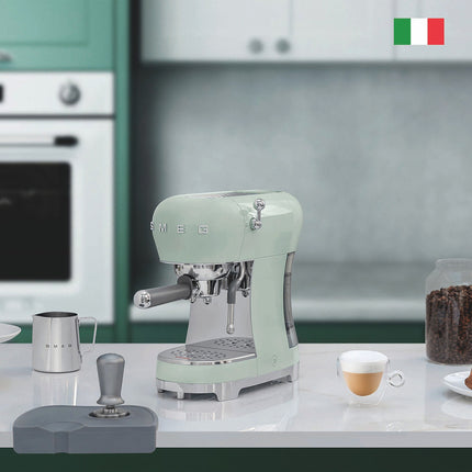 Machine à expresso SMEG ECF02