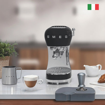 Machine à expresso SMEG ECF02