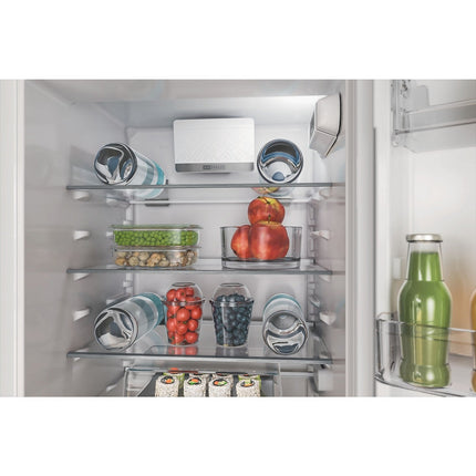 Réfrigérateur combiné encastrable WHIRLPOOL WHC18D041C1 6ème Sens