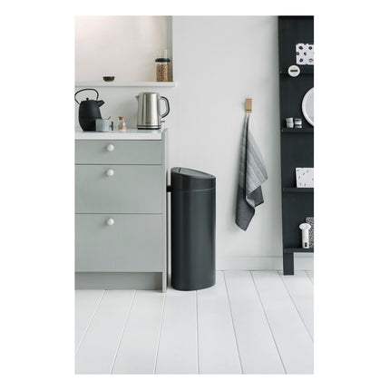 poubelle-de-cuisine-manuelle-brabantia-touch-bin-40l-matt-steel