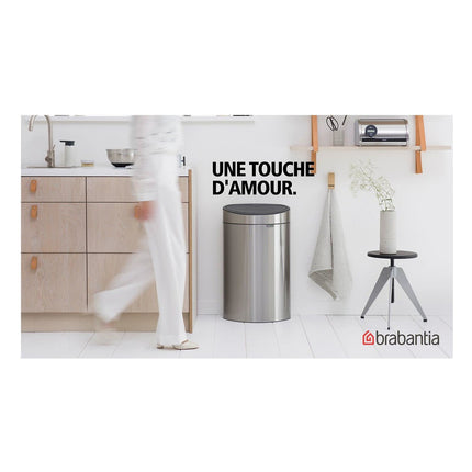 poubelle-de-cuisine-manuelle-brabantia-touch-bin-40l-matt-steel