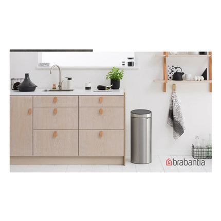 poubelle-de-cuisine-manuelle-brabantia-touch-bin-new-30l-matt-steel