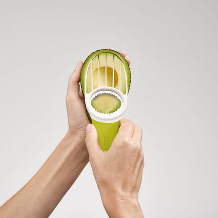 decoupe-avocat-joseph-joseph-avocat-3-en-1