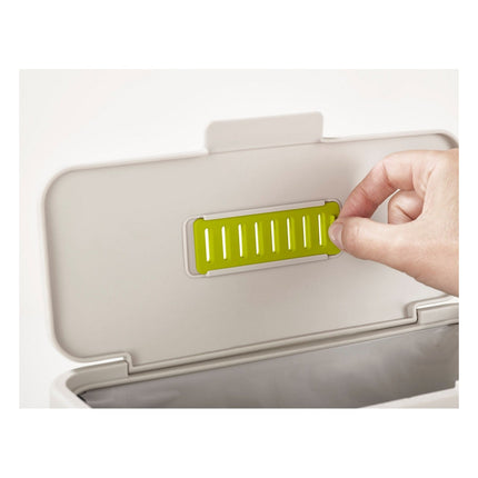 composteur-de-cuisine-joseph-joseph-de-table-food-waste-caddy