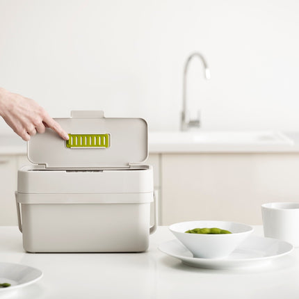composteur-de-cuisine-joseph-joseph-de-table-food-waste-caddy