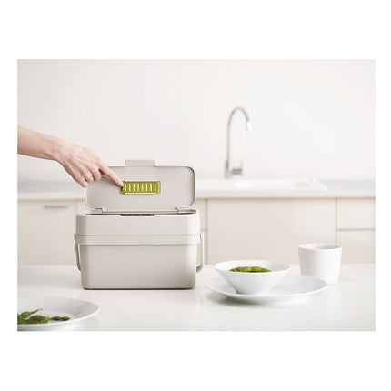 composteur-de-cuisine-joseph-joseph-de-table-food-waste-caddy