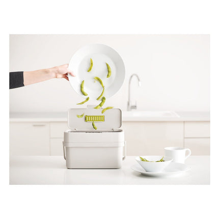 composteur-de-cuisine-joseph-joseph-de-table-food-waste-caddy