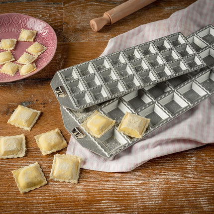 moule-a-pates-marcato-24-raviolis-carres