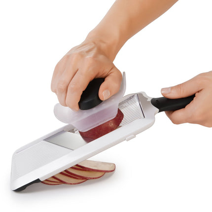 mandoline-oxo-a-main