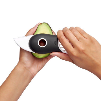 coupe-fruits-oxo-coupe-avocat-3-en-1-blanc