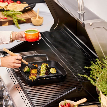 plancha-pour-barbecue-le-creuset-collection-barbecue-26cm-noir-mat