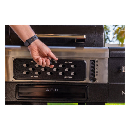 barbecue-gaz-pitboss-memphis-2-0-sur-chariot-une-zone-de-cuisson-gaz-une-charbon-et-un-fumoir-electrique-3-etages