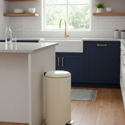 poubelle-de-cuisine-manuelle-essentielb-30l