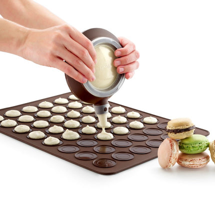 kit-patisserie-lekue-kit-macarons-1-tapis-1-poche-a-douille
