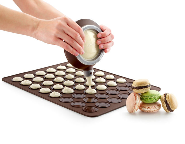 kit-patisserie-lekue-kit-macarons-1-tapis-1-poche-a-douille