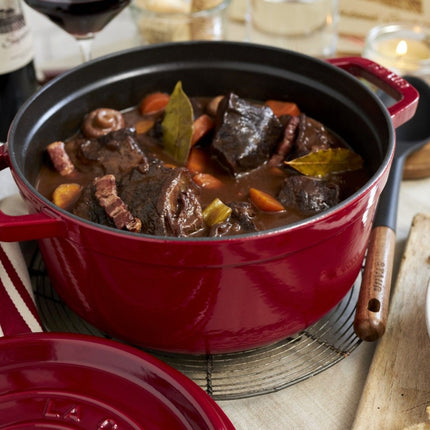 cocotte-staub-24-cm-bordeaux
