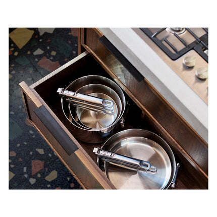 poele-joseph-joseph-space-avec-poignee-pliante-inox