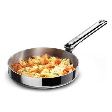 poele-joseph-joseph-space-avec-poignee-pliante-inox