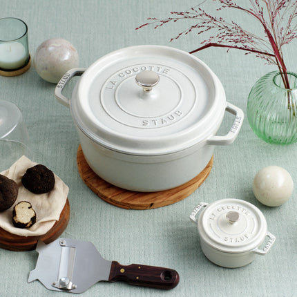 cocotte-staub-24cm-truffe-blanche-fonte