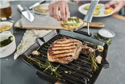poele-staub-24x24cm-manche-silicone