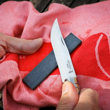 aiguiseur-couteau-opinel-petite-pierre-naturelle-10-cm-10