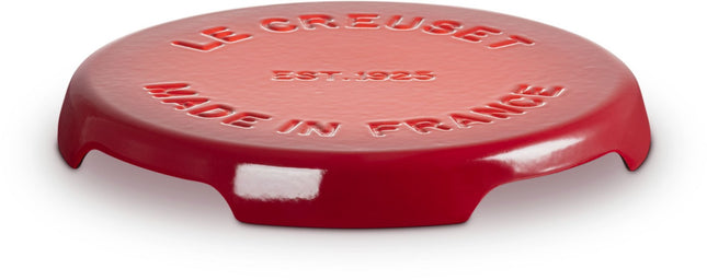 dessous-de-plat-le-creuset-rond-collection-barbecue-22cm-cerise