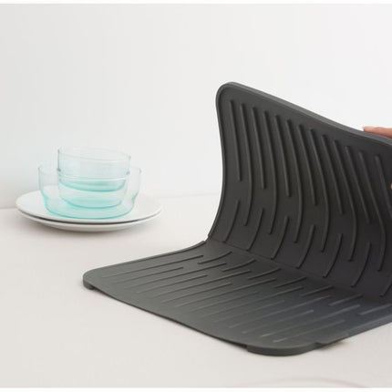 tapis-de-sechage-brabantia-egouttoir-en-silicone-dark-grey