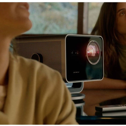 videoprojecteur-home-cinema-leica-cine-play-1