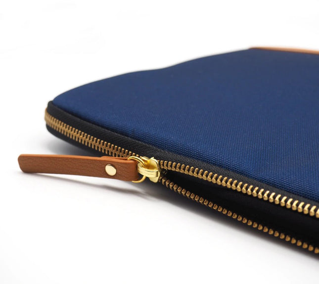 housse-casyx-pour-pc-ou-macbook-13-bleu-cobalt