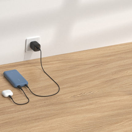 batterie-externe-belkin-20000-mah-avec-cable-usb-c-integre-bleu