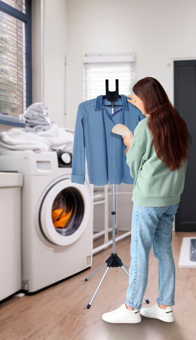 cintre-sur-pied-essentielb-telescopique-pour-defroisseur